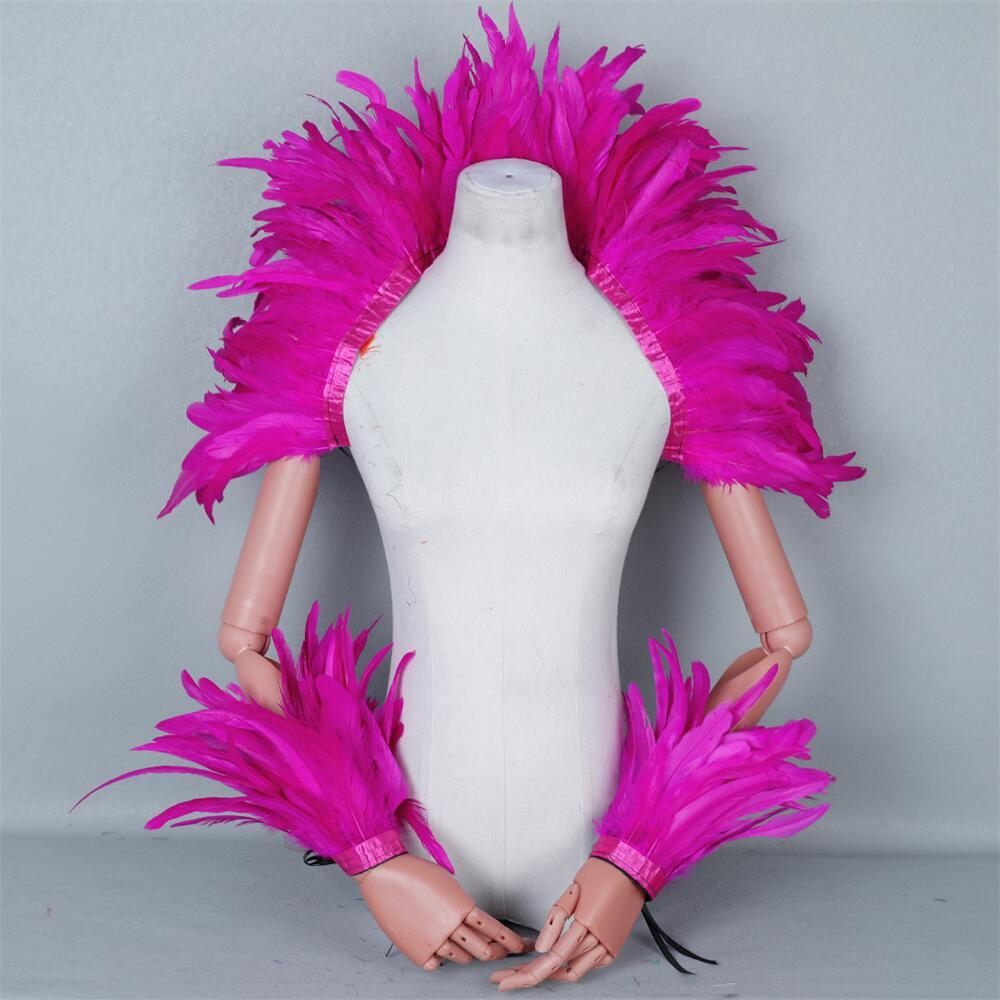 Elegant Red Feathers Women's S - Men Fashion Rave recension och pris